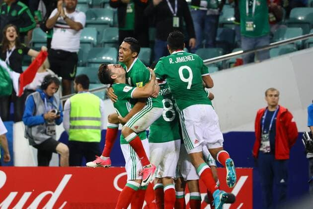 celebrate the goal, Torjubel zum 2:1 um Oribe Peralta (Mexiko, Mexico) - 21.06.2017: Mexiko vs. Neuseeland, Fisht Stadium Sotschi