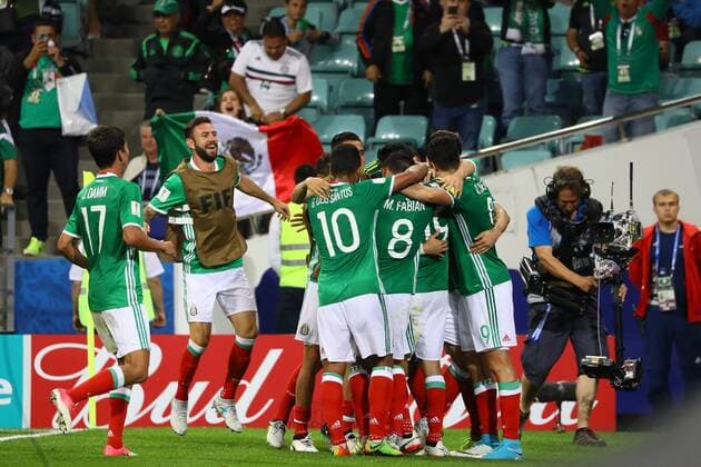 celebrate the goal, Torjubel zum 2:1 um Oribe Peralta (Mexiko, Mexico) - 21.06.2017: Mexiko vs. Neuseeland, Fisht Stadium Sotschi