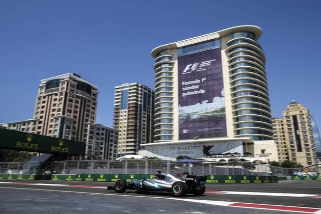 Motorsports: FIA Formula One World Championship WM Weltmeisterschaft 2017, Grand Prix of Europe, 44 Lewis Hamilton (GBR, Mercedes AMG Petronas F1 Team), Baku Azerbaijan xHOCHxZWEIx