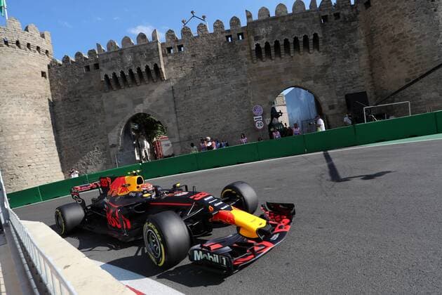 Bilder des Tages - SPORT Azerbaijan Grand Prix, Baku 22 - 25 June 2017 23.06.2017 - Free Practice 2, Max Verstappen (NED) Red Bull Racing RB13 