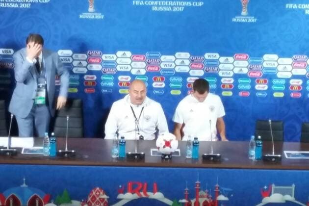 June 23, 2017 - Mexico - EUM20170623DEP06.JPG.KAZÃN, Rusia SoccerFutbol-Copa Confederaciones.- El director tecnico de la Seleccion rusa de futbol, Stanislav Cherchesov (centro), en la conferencia de prensa, 23 de junio de 2017, con motivo del partido de la fase de grupos de la Copa Confederaciones Rusia 2017 ante la escuadra mexicana de manana sabado. Foto: Agencia EL UNIVERSALEdgar LunaJMA. Latin News - June 23, 2017  - ZUMAu78_ 20170623_zaf_u78_033 Copyright: xElxUniversalx