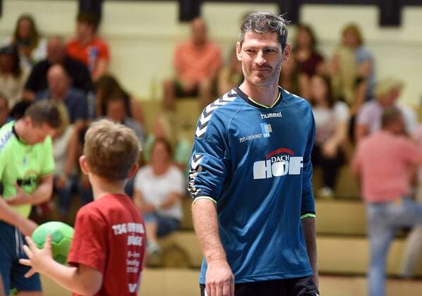 24.06.2017, xpsx Handball Benefizspiel, TSG Offenbach Bürgel - Handball Allstars v.l. Henning Fritz (Handball Allstars) Offenbach Hessen Germany