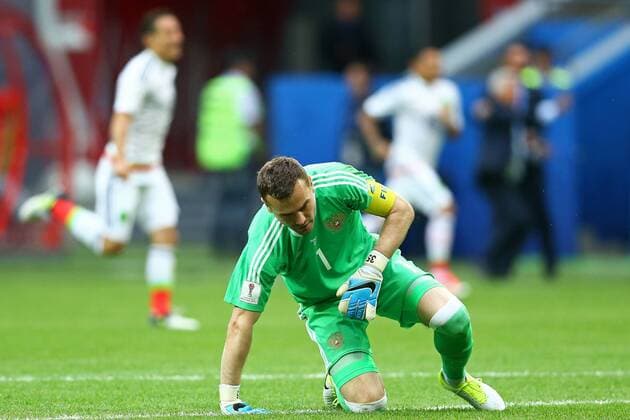 Mexico vs. Russia SAO PETERSBURGO, MO - 24.06.2017: MEXICO VS. RUSSIA - Akinfeev Igor of Russia regrets conceded goal during Mexico-Russia match valid for the third round of the Confederations Cup 2017 on Saturday (24), held at the Kazan Arena in Kazan, Russia. (Photo: Heuler Andrey DiaEsportivo Fotoarena) x1343547x  HeulerxAndrey