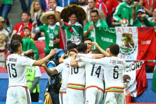 Mexico vs. Russia SAO PETERSBURGO, MO - 24.06.2017: MEXICO VS. RUSSIA - Mexico players celebrate Hirving Lozano& 39;s goal during a Mexico-Russia match valid for the third round of the 2017 Confederations Cup on Saturday (held at the the Kazan Arena in Kazan, Russia. (Photo: Heuler Andrey DiaEsportivo Fotoarena) x1343549x  HeulerxAndrey