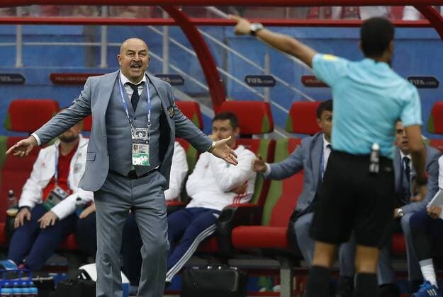 Mexico vs. Russia SAO PETERSBURGO, MO - 24.06.2017: MEXICO VS. RUSSIA - Russia coach Stanislav CHERCHESOV during a match between Mexico and Russia valid for the third round of the 2017 Confederations Cup on Saturday (24) held at the Kazan Arena Stadium in Kazan, Russia. (Photo: Rodolfo Buhrer La Imagem Fotoarena) x1343564x  RodolfoxBuhrer