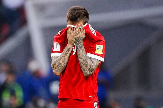 Mexico vs. Russia SAO PETERSBURGO, MO - 24.06.2017: MEXICO VS. RUSSIA - SMOLOV Fedor of Russia cries after defeat in during match between Mexico and Russia valid for the third round of the Confederations Cup 2017 on Saturday (24) held Arena Kazan in Kazan, Russia. (Photo: Marcelo Machado de Melo Fotoarena) x1343604x  MarceloxMachadoxdexMelo