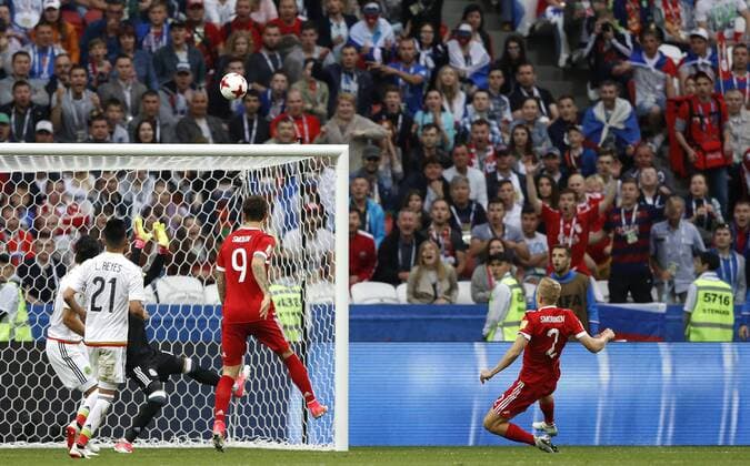Mexico vs. Russia SAO PETERSBURGO, MO - 24.06.2017: MEXICO VS. RUSSIA - Igor SMOLNIKOV of Russia misses a chance of a goal during a match between Mexico and Russia valid for the third round of the Confederations Cup 2017 on Saturday (24), held at Kazan Arena Stadium in Kazan, Russia. (Photo: Rodolfo Buhrer La Imagem Fotoarena) x1343607x  RodolfoxBuhrer