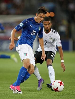 24.06.2017, Fussball U21 U 21 Europameisterschaft 2017 in Polen, Gruppe C, Italien - Deutschland im Cracovia-Stadion Krakau. v.l. Federico Chiesa (Italien) gegen Jeremy Toljan (Deutschland) 