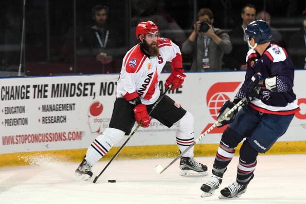 24th June 2017; Hisense Arena, Melbourne, Victoria, Australia; Hungry Jack International Ice hockey Eishockey challenge, Canada versus USA; Davis Vandane of Canada looking for options to pass xMorganxHancockx  ActionPlus11893865