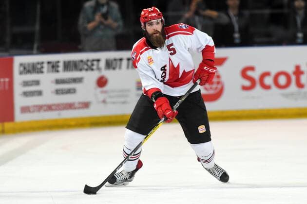 24th June 2017; Hisense Arena, Melbourne, Victoria, Australia; Hungry Jack International Ice hockey Eishockey challenge, Canada versus USA; Davis Vandane of Canada preparing to pass xMorganxHancockx  ActionPlus11893868
