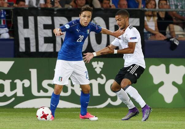 Federico Chiesa, Jeremy Toljan Aktion Spielszene Zweikampf Fußball Fussball U21 U 21 EM Europameisterschaft Länderspiel Saison 2016 2017 24.06.2017 DFB Nationalmannschaft GER BRDeutschland vs. Italien