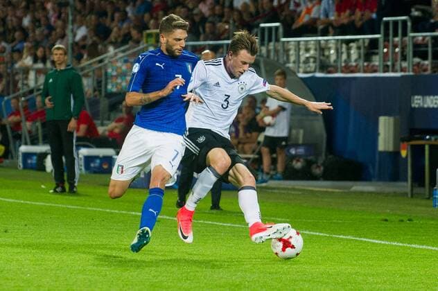 KRAKOW 24.06.2017 MECZ GRUPA C MISTRZOSTWA EUROPY U-21 W PILCE NOZNEJ 2017: WLOCHY - NIEMCY --- 2017 UEFA EUROPEAN U21 U 21 CHAMPIONSHIP MATCH: ITALY - GERMANY NZ DAMENICO BERARDI WOLCHY ITALY YANNICK GERHARDT NIEMCY GERMANY FOT LUKASZ KRAJEWSKI FOKUSMEDIA.COM.PL NEWSPIX.PL --- Newspix.pl  CRAJU240617_127
