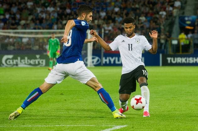 KRAKOW 24.06.2017 MECZ GRUPA C MISTRZOSTWA EUROPY U-21 W PILCE NOZNEJ 2017: WLOCHY - NIEMCY --- 2017 UEFA EUROPEAN U21 U 21 CHAMPIONSHIP MATCH: ITALY - GERMANY NZ SERGE GNABRY NIEMCY GERMANY ROBERTO GAGLIARDINI WOLCHY ITALY FOT LUKASZ KRAJEWSKI FOKUSMEDIA.COM.PL NEWSPIX.PL --- Newspix.pl  CRAJU240617_129