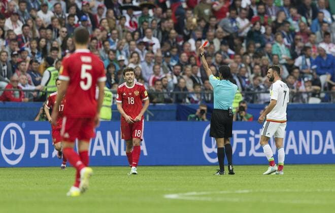 (170625) -- KAZAN, June 25, 2017 -- Yury Zhirkov (C) of Russia is showed a red card by refree during group A match between Russia and Mexico at the 2017 FIFA Confederations Cup in Kazan, Russia, on June 24, 2017. Mexico won 2-1. ) (SP)RUSSIA-KAZAN-FIFA-CONFED CUP-RUS VS MEX BaixXueqi 