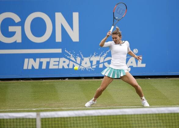 Bilder des Tages - SPORT June 28th 2017, Devonshire Park, Eastbourne, England; Aegon International Eastbourne; ; Simona Halep (ROU) versus Ying-Ying Duan (CHN); Halep hits a forehand as she won her 2nd round match 3-6 6-3 6-2 xHongboxChenx  ActionPlus11894970