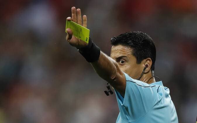 Portugal vs Chile KAZAN, RT - 28.06.2017: PORTUGAL VS CHILE - The referee Alireza Faghani (IRN) during a match between Portugal and Chile valid for the semifinals of the Confederations Cup 2017, held on Wednesday (28), held at Kazan Arena Stadium in Kazan, Russia. (Photo: Rodolfo Buhrer La Imagem Fotoarena) x1346299x  RodolfoxBuhrer