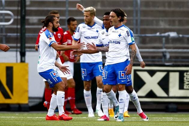 170629 Norrköpings David Moberg Karlsson jublar med lagkamrater efter 1-0 under fotbollsmatchen i kvalet till Europa League mellan Norrköping och Prishtina den 29 juni 2017 i Norrköping.  Copyright: JOSEFINExLOFTENIUS BB170629BB124