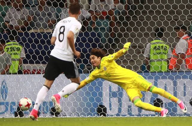 Bilder des Tages - SPORT SOCHI, RUSSIA - JUNE 29, 2017: Mexico s goalkeeper Guillermo Ochoa (R) concedes a goal in the 2017 FIFA Confederations Cup semifinal football match against Germany at Fisht Stadium. Sergei Fadeichev TASS  TS0557BC