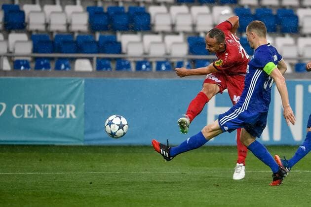 Bilder des Tages - SPORT SOCCER - UEFA EL quali, Chikhura vs Altach TBILISI,GEORGIA,29.JUN.17 - SOCCER - UEFA Europa League qualification, FC Chikhura Sachkhere vs SCR Altach. Image shows Johannes Aigner (Altach) and Shota Kashia (Chikhura). GEPAxpictures xOliverxLerch