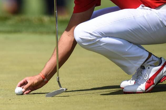 JUN 29, 2017 - Rickie Fowler (USA) places his ball before putting on the par five second hole during the opening round at the 2017 Quicken Loans National at the Tournament Players Club in Potomac MD. PGA Golf Herren 2017: Quicken Loans National JUN 29 - ZUMAcjm_ 20170629_zaf_cjm_004 Copyright: xJohnxMiddlebrookx