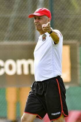 Lucien Favre (entraineur de l OGC Nice) FOOTBALL : Reprise de l entrainement de l OGC Nice - 30 06 2017 NorbertScanella Panoramic 