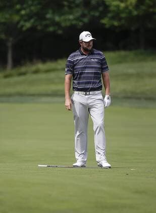 POTOMAC, MD - JUNE 30: Marc Leishman drops his club in frustration on the 7th fairway during the second round of the Quicken Loans National on June 30, 2017 at TPC Potomac at Avenel Farm in Potomac, MD.(Photo by Justin Cooper Icon Sportswire) GOLF: JUN 30 PGA Golf Herren - Quicken Loans National - Second Round Icon170630029 EDITORIAL USE ONLY