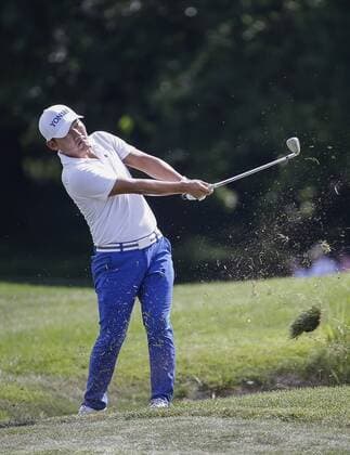 POTOMAC, MD - JUNE 30: Sung Kang hits out of the rough along the 1st fairway during the second round of the Quicken Loans National on June 30, 2017 at TPC Potomac at Avenel Farm in Potomac, MD.(Photo by Justin Cooper Icon Sportswire) GOLF: JUN 30 PGA Golf Herren - Quicken Loans National - Second Round Icon170630040 EDITORIAL USE ONLY