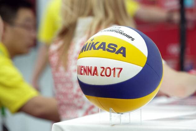 01.07.2017, Porec, CRO, FIVB World Tour, Beachvolleyball Major Series, Porec, Auslosung der Begegnungen fuer die bevorstehende Beachvolleyball WM in Wien, im Bild WM Ball during drawing encounters for the upcoming Beach volleyball Beachvolleyball World Championship WM Weltmeisterschaft in Vienna as a side event of the FIVB World Tour Major Series Tournament in Porec, Croatia on 2017 07 01. Porec  EX_PIXS  