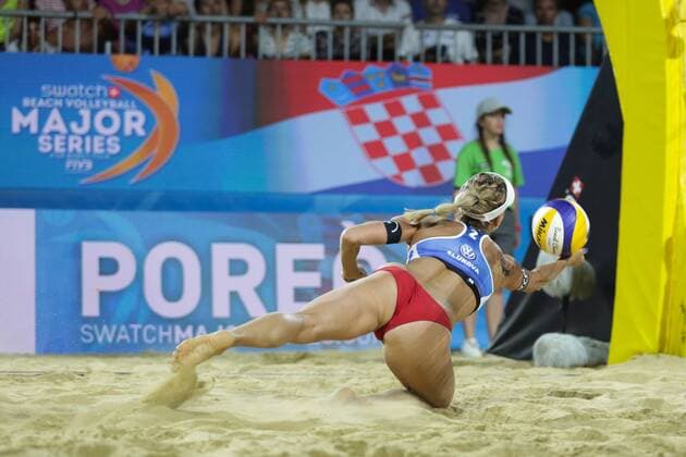 Bilder des Tages - SPORT Beach volleyball Beachvolleyball Major Series - Women final - Pavan Humana-Paredes vs Hermannova Slukova 01.07.2017., Croatia, Porec - Volleyball Tournament Swatch Beach Volleyball Major Series. The Women final match between Sarah Pavan and Melissa Humana-Paredes of Canada against Barbora Hermannova and Marketa Slukova of Czech Republic. Marketa Slukova.  LukaxStanzl PIXSELL