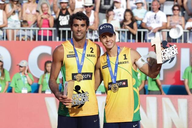 Swatch Beach volleyball Beachvolleyball Major Series, Awarding medals 02.07.2017., Croatia, Porec - Volleyball Tournament Swatch Beach Volleyball Major Series. Awarding medals. First place was won by Brazil (Pedro Solbe Guto Carval), Italy second (Lupo Nicolai) and Brazil third (Alison Bruno). Gustavo Albrecht Carvalhaes, Pedro Solberg.  LukaxStanzl PIXSELL