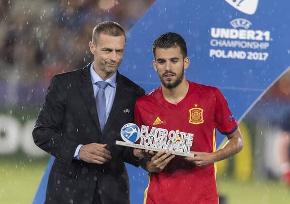 (L-R) Aleksander Ceferin, Dani Ceballos (ESP), JUNE 30, 2017 - Football Soccer : Dani Ceballos of Spain receives the Player of the Tournament award trophy from Aleksander Ceferin, President of UEFA, after the UEFA Under-21 Championship Poland 2017 Final match between Germany 1-0 Spain at Marshal Jozef Pilsudski Stadium in Krakow, Poland. Noxthirdxpartyxsales  (ptmb110434)