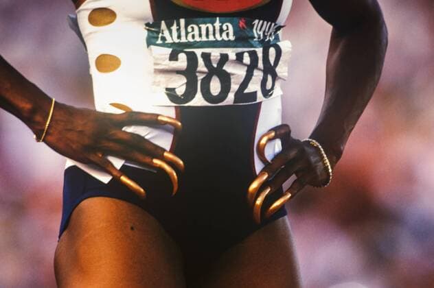 Gail Devers , USA , sorgte mit ihrem überlangen goldenen Fingernägeln für Aufregung, 100m Sprint, Olympiasiegerin 100m . Olympische Sommerspiele in Atlanta USA 19.7.- 4.8.1996