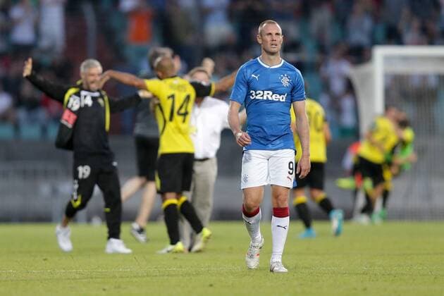 Kenny Miller (Rangers 9) ist enttaeuscht, frustriert, Entaeuschung, Frust, Emotionen nach Ausscheiden 04.07.2017 Fussball Europa League Qualifikation, 1. Runde, Saison 2017-2018 04.07.2017 LUX, ELQ, FC Progres Niederkorn (LUX) - Glasgow Rangers FC (SCO) Stade Josy Barthel, Luxemburg 