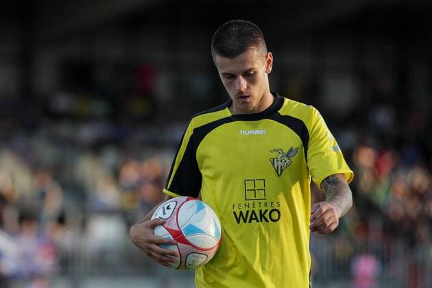 Olivier Thill (Niederkorn 10) Portrait mit Ball 04.07.2017 Fussball Europa League Qualifikation, 1. Runde, Saison 2017-2018 04.07.2017 LUX, ELQ, FC Progres Niederkorn (LUX) - Glasgow Rangers FC (SCO) Stade Josy Barthel, Luxemburg 