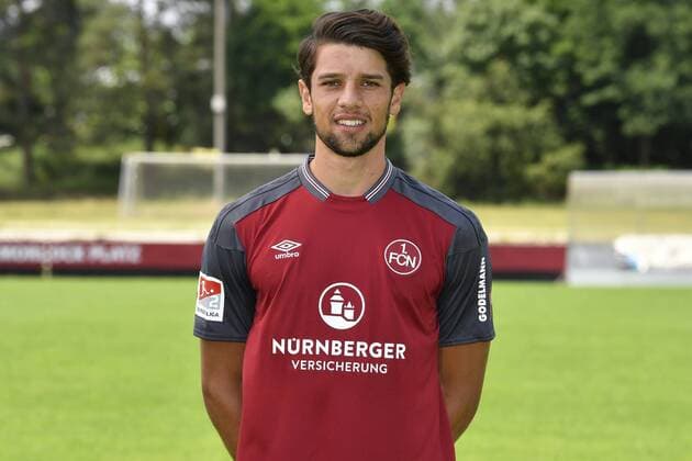 03.07.2017 - 1. FC Nürnberg FCN Club - 2. Fußball Bundesliga BL - Saison 2017 2018 - Fototermin Porträttermin Portraittermin - - Lukas Mühl (28, 1. FC Nürnberg FCN ) Einzelbild Einzelfoto Portrait Porträt Kopfbild