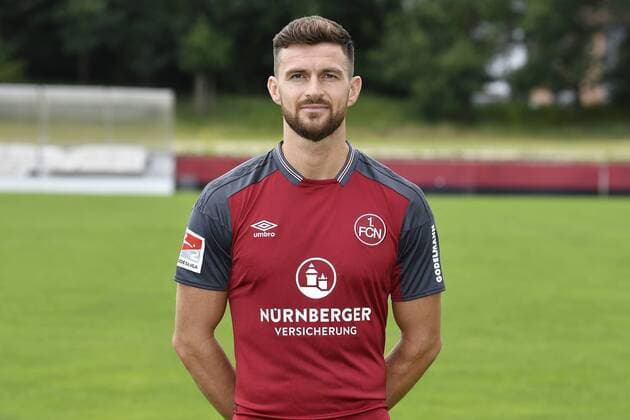 03.07.2017 - 1. FC Nürnberg FCN Club - 2. Fußball Bundesliga BL - Saison 2017 2018 - Fototermin Porträttermin Portraittermin - - Enis Alushi (37, 1. FC Nürnberg FCN ) Einzelbild Einzelfoto Portrait Porträt Kopfbild