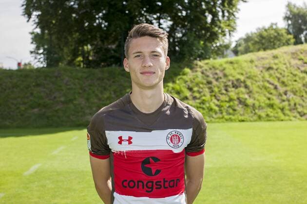 Maurice Litka 06.07.2017, Hamburg, Mannschaftsfototermin FCSt.Pauli 1910 Â