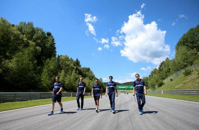 FORMULA 1 - GP of Austria 2017 SPIELBERG,AUSTRIA,06.JUL.17 - MOTORSPORTS, FORMULA 1 - Grand Prix of Austria, Red Bull Ring, preview. Image shows Pascal Wehrlein (GER Sauber) with teammembers. GEPAxpictures xChristianxWalgram
