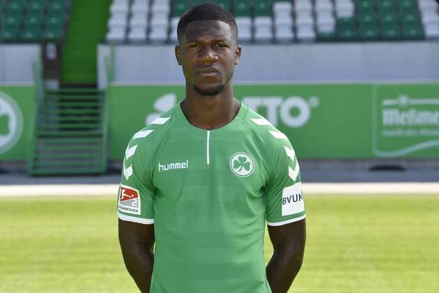 06.07.2017 - SpVgg Spielvereinigung Greuther Fürth Kleeblatt - 2. Fußball Bundesliga BL - Saison 2017 2018 - Fototermin Porträttermin Portraittermin - - Stephen Sama (2, SpVgg Greuther Fürth ) Einzelbild Einzelfoto Portrait Porträt Kopfbild