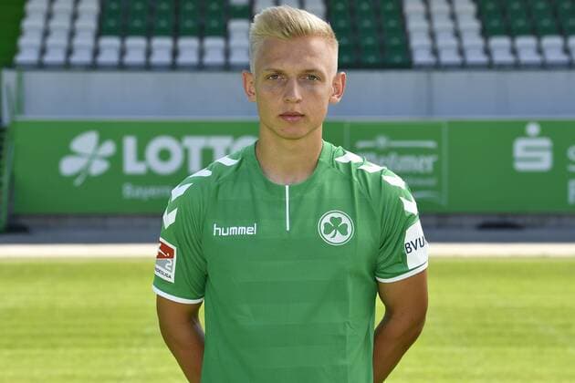 06.07.2017 - SpVgg Spielvereinigung Greuther Fürth Kleeblatt - 2. Fußball Bundesliga BL - Saison 2017 2018 - Fototermin Porträttermin Portraittermin - - Benedikt Kirsch (18, SpVgg Greuther Fürth ) Einzelbild Einzelfoto Portrait Porträt Kopfbild