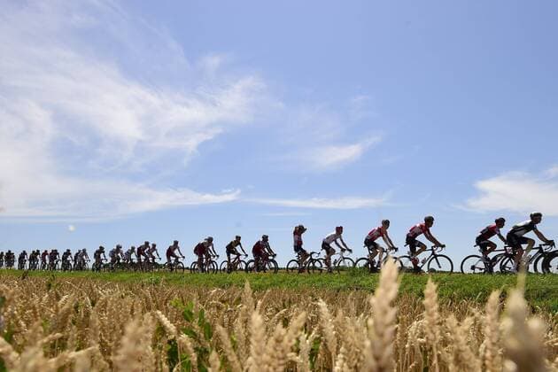 TROYES, FRANCE - JULY 6 : Illustration picture of the peloton during stage 6 of the 104th edition of the 2017 Tour de France cycling race, a stage of 216 kms between Vesoul and Troyes on July 06, 2017 in Troyes, France, 6 07 2017 CYCLISME : Tour de France 2017 - Etape 6 - Vesoul Troyes - 06 07 2017 Photonews Panoramic 