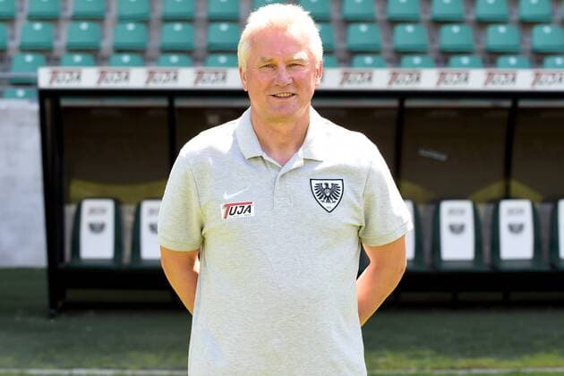 Fußball 3. Liga, Porträttermin 2017 2018 SC Preußen Münster am 06.07.2017 im Preußenstadion in Münster Trainer Benno Möhlmann Moehlmann (Muenster) MT