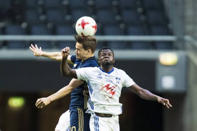 170706 AIK:s Amin Affane och Klaksvik Albert Adu under fotbollsmatchen i kvalet till Europa League mellan AIK och Klaksvik den 6 Juli 2017 i Solna.  Copyright: KentaxJönsson BB170706KJ022
