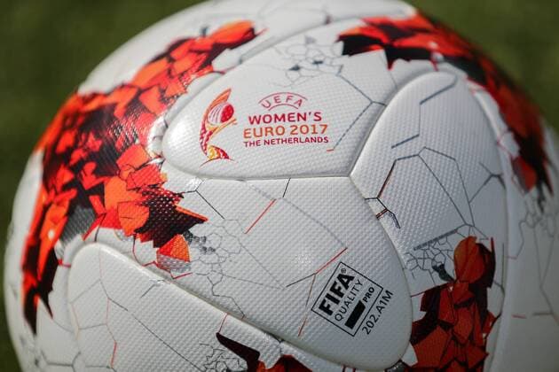 Ein Ball der Marke adidas mit der Aufschrift: UEFA Women s EURO 2017 The Netherlands, offizieller Spielball, Symbolfoto, Symbolbild, Symbol, Fussball, Frauen, Fototermin Training DFB-Frauen, xozx