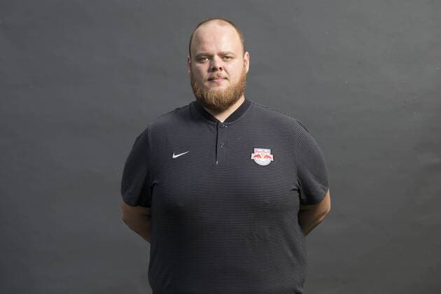 SOCCER - BL, RBS, team photoshooting SALZBURG,AUSTRIA,05.JUL.17 - SOCCER - tipico Bundesliga, Red Bull Salzburg, team photo shooting. Image shows cook Tobias Brunner (RBS). GEPAxpictures xFelixxRoittner