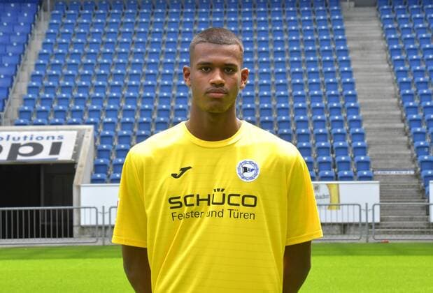 04.07.2017, Fussball, 2. LIGA, Saison 2017 2018, SCHÜCO-ARENA, BIELEFELD Fußball, GER, 2.BL, Portraittermin 2017 2018, DSC Arminia Bielefeld Baboucarr Gaye (Arminia Bielefeld), Aktion, Einzelbild, Quer, Portrait