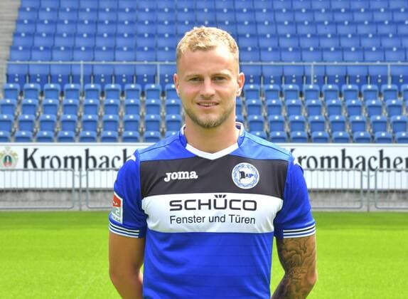 04.07.2017, Fussball, 2. LIGA, Saison 2017 2018, SCHÜCO-ARENA, BIELEFELD Fußball, GER, 2.BL, Portraittermin 2017 2018, DSC Arminia Bielefeld Christoph Hemlein (Arminia Bielefeld), Aktion, Einzelbild, Quer, Portrait
