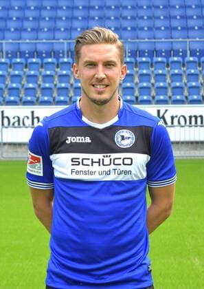 04.07.2017, Fussball, 2. LIGA, Saison 2017 2018, SCHÜCO-ARENA, BIELEFELD Fußball, GER, 2.BL, Portraittermin 2017 2018, DSC Arminia Bielefeld Konstantin Kerschbaumer (Arminia Bielefeld), Aktion, Einzelbild, Hoch, Portrait
