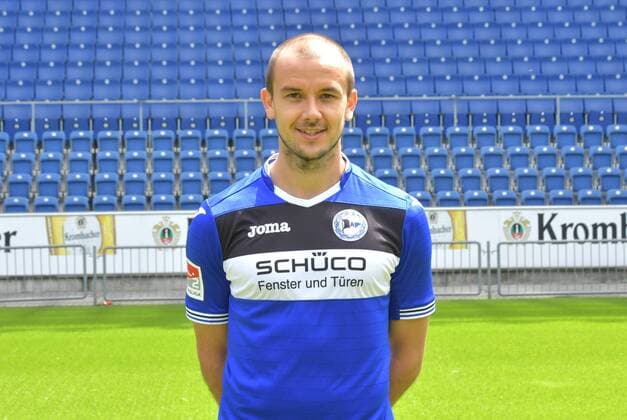04.07.2017, Fussball, 2. LIGA, Saison 2017 2018, SCHÜCO-ARENA, BIELEFELD Fußball, GER, 2.BL, Portraittermin 2017 2018, DSC Arminia Bielefeld Manuel Prietl (Arminia Bielefeld), Aktion, Einzelbild, Quer, Portrait