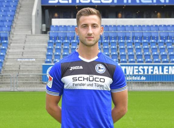 04.07.2017, Fussball, 2. LIGA, Saison 2017 2018, SCHÜCO-ARENA, BIELEFELD Fußball, GER, 2.BL, Portraittermin 2017 2018, DSC Arminia Bielefeld Andraz Sporar (Arminia Bielefeld), Aktion, Einzelbild, Quer, Portrait